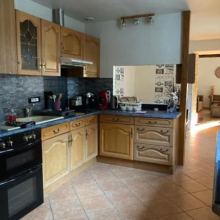 Chez Lilly&cie 10 à 12 Personnes Avec Sauna Et Piscine